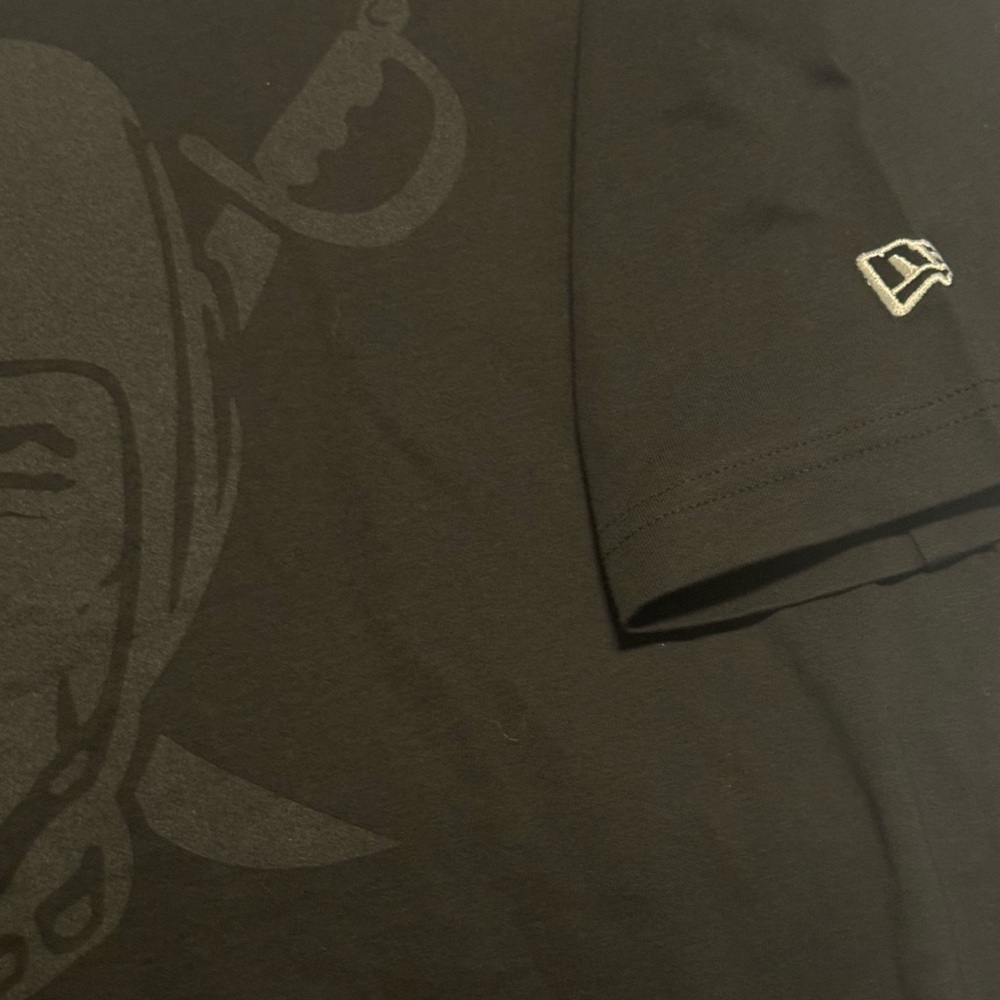 Las Vegas Raiders Pirate Tee - Picture 8 of 10